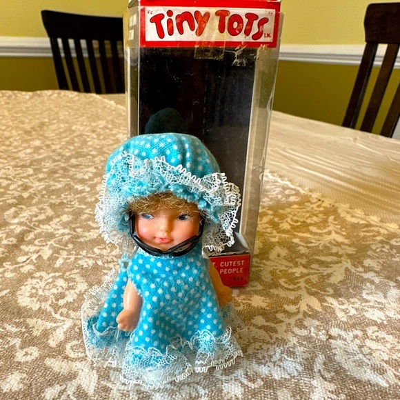Vintage 1966 Mini Doll ‘Tiny Tots’ Pocket Size with original box 
By Uneeda - Picture 1 of 16